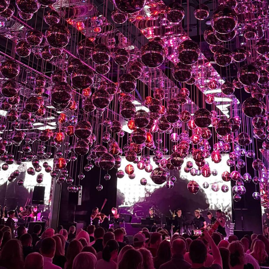 Афиша на 29 октября: показ самого первого фильма о вампирах, скетч-клуб и йога