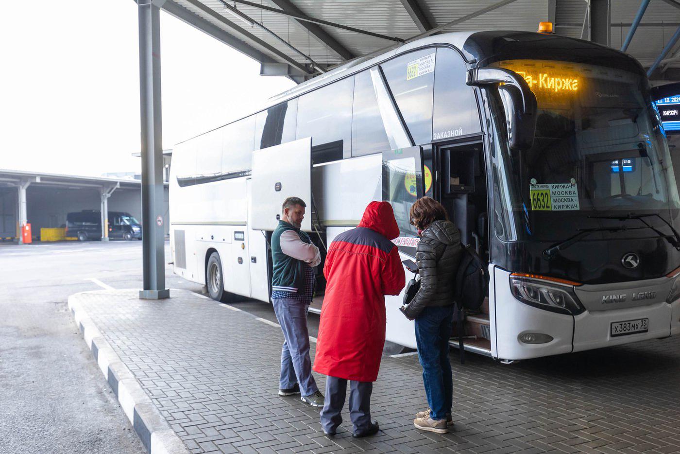 Ежедневно с автовокзала "Центральный" отправляется свыше 3,2 тыс. человек.