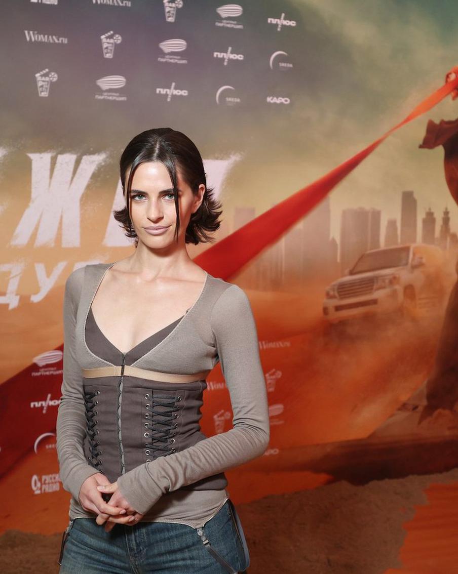 Елизавета Шакира: "Хотела бы поговорить с Теслой". Актриса "Мажора в Дубае" заполнила анкету Metro