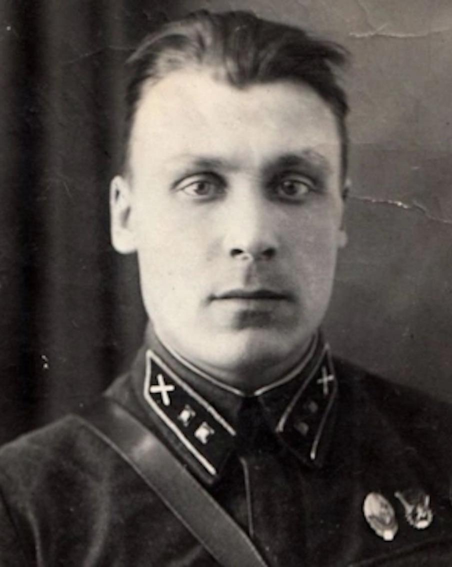 Командир подольских курсантов придумал, как обмануть немцев. Афанасий Алёшкин совершил подвиг, о котором рассказала его внучка