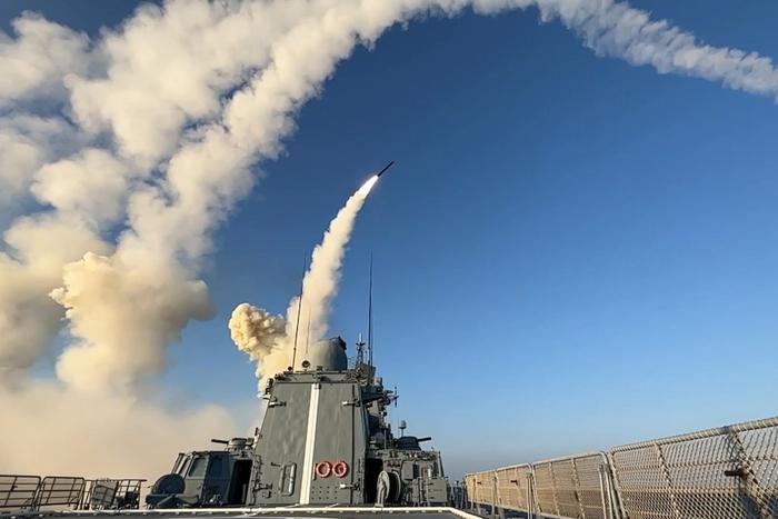 Минобороны РФ: поражены аэродромы и объекты энергетики Украины