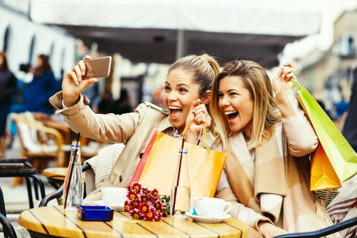 Какие уловки используют маркетологи и как не потерять голову в погоне за скидками