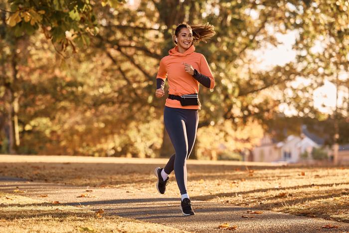 Осень и зима без компромиссов: правила выбора спортивной одежды для улицы