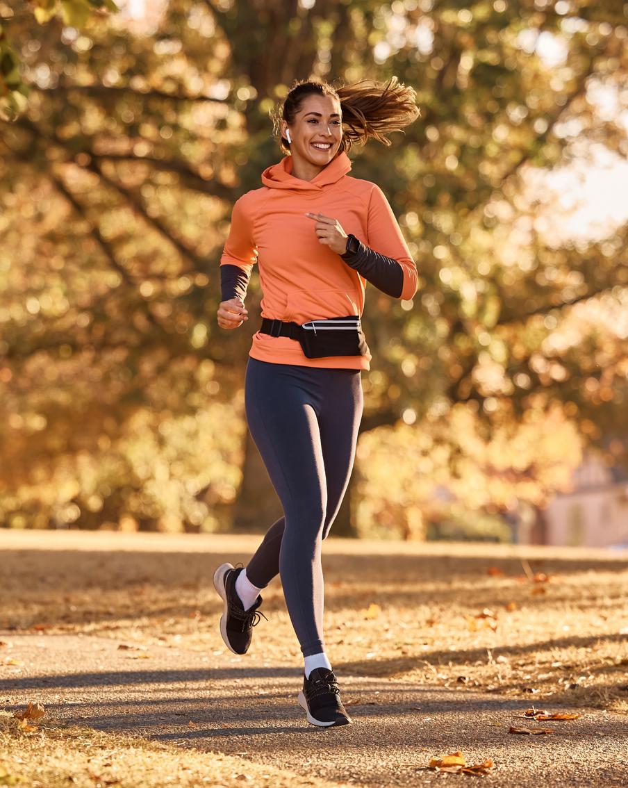 Осень и зима без компромиссов: правила выбора спортивной одежды для улицы