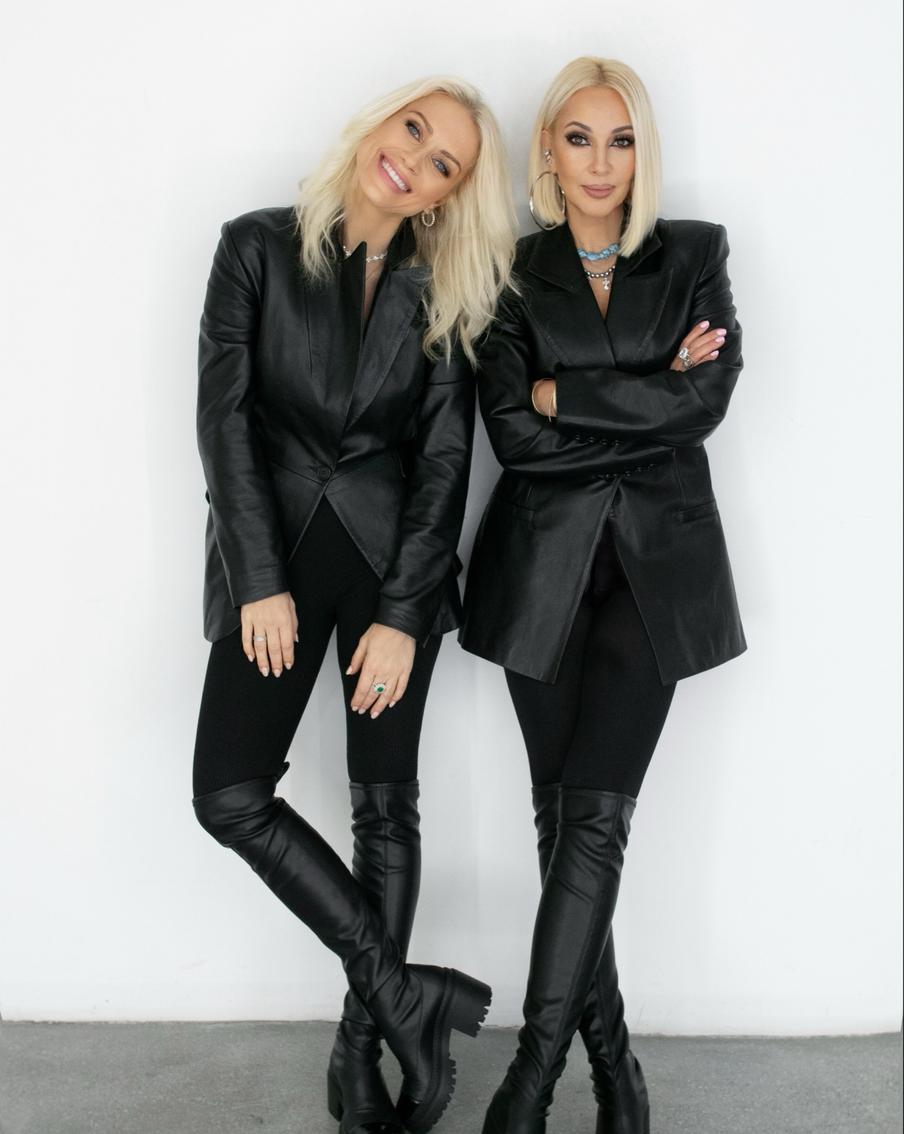 Гордон и Кудрявцева выбрали ироничный жанр, чтобы поднимать настроение и себе, и слушателям.