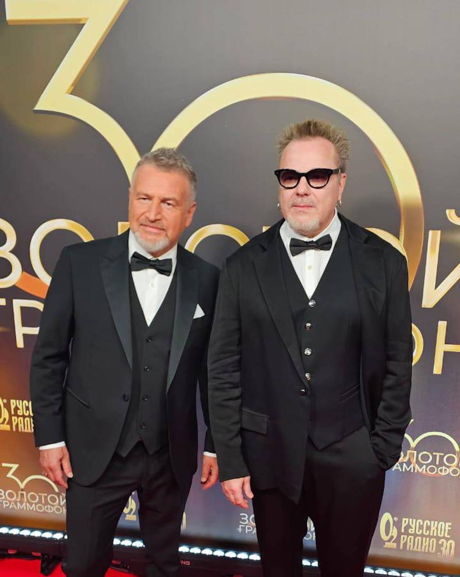 Леонид Агутин и Владимир Пресняков на юбилейном шоу, посвящённном 30-летию "Русского радио".