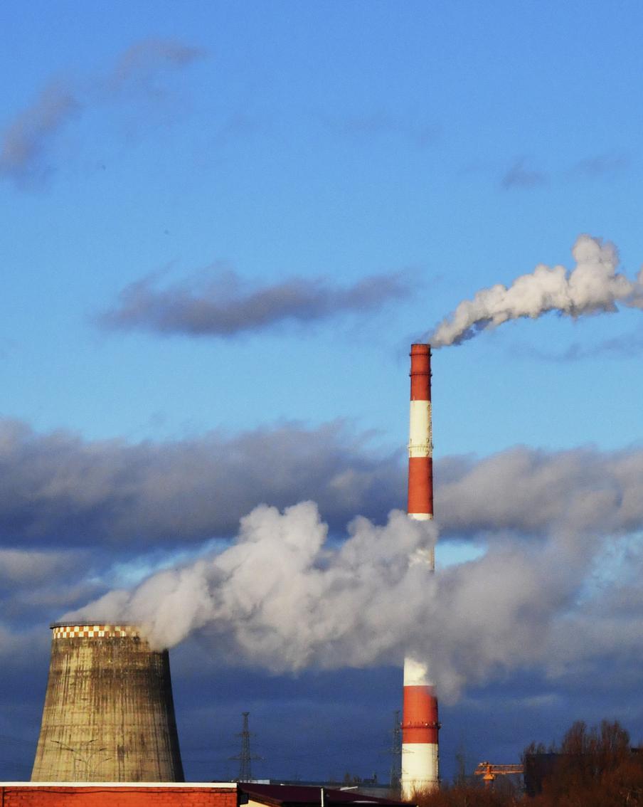 В Мытищах полностью восстановили электроснабжение после аварии. Коммунальные службы завершили восстановительные работы к пяти утра, и подача электроэнергии в городе полностью возобновлена. Жителей просят обращаться на горячие линии при повторных сбоях