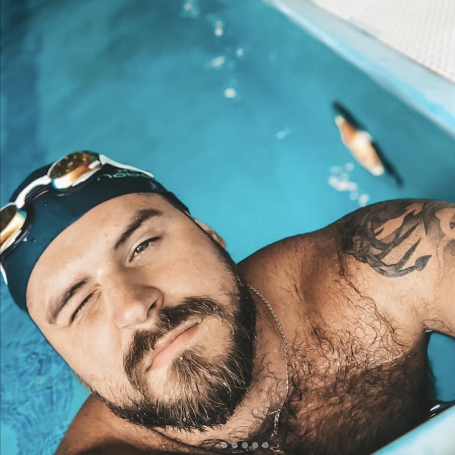 Мать пловца Свечникова жёстко ответила на слухи о его "побеге". Родственники исчезнувшего спортсмена отвергают версии о попытке скрыться от СВО или уйти к другой семье, подчёркивая, что Николай был полностью сосредоточен на семье и работе