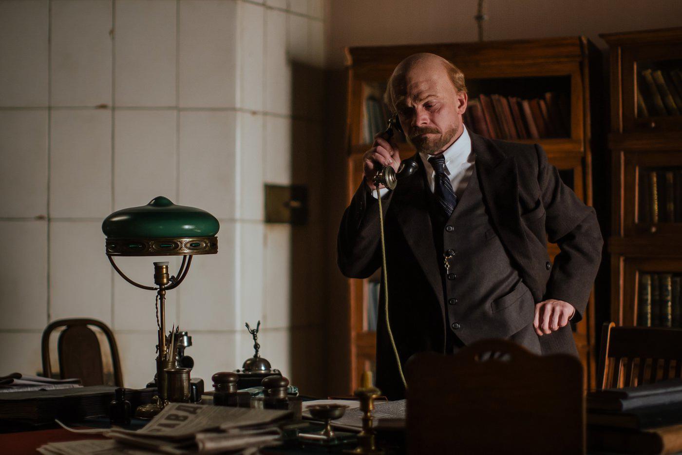 Евгений Ткачук в роли Ленина.