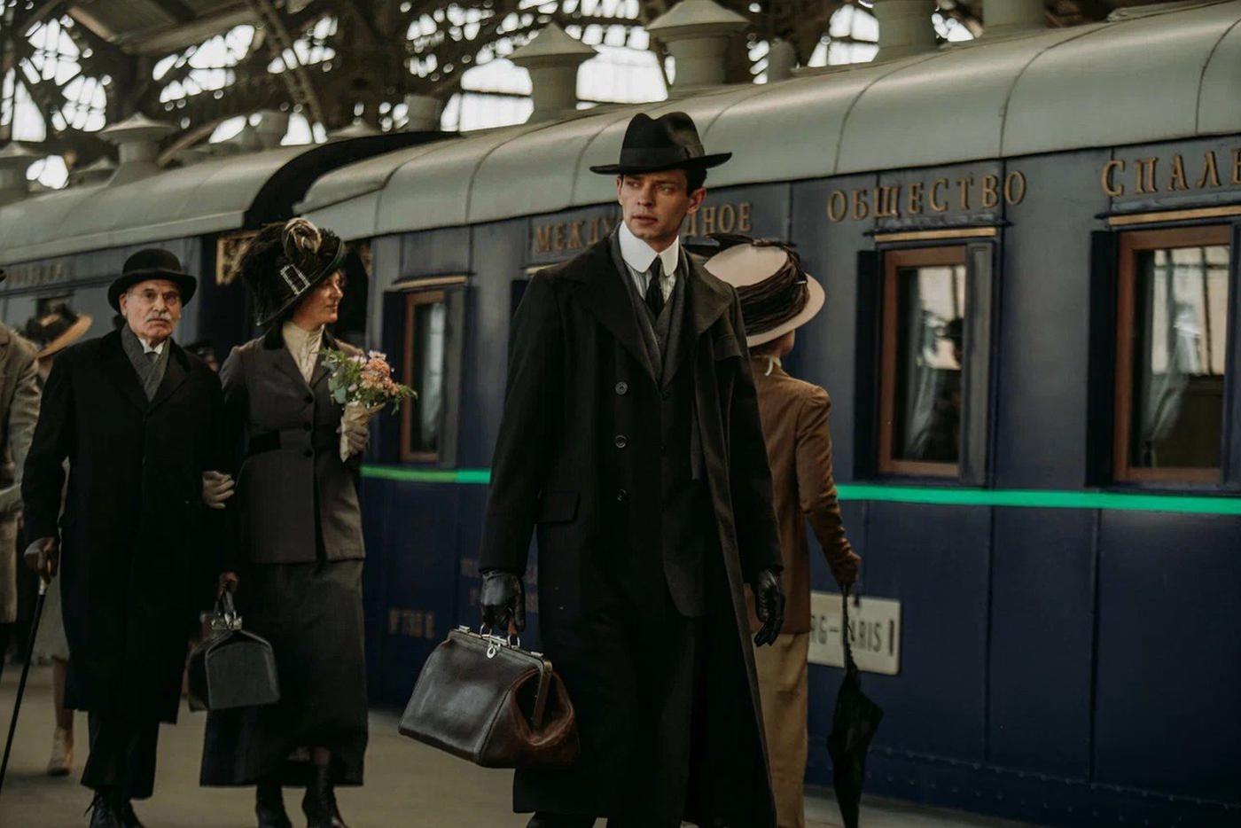 Никита Каратаев в роли Алексея Тихомирова.