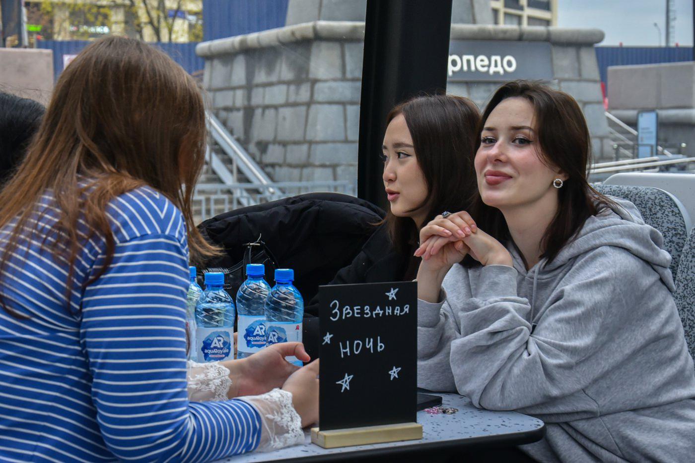 Первые викторины и стендап прошли на электросудах совместно с проектом "Молодежь Москвы"