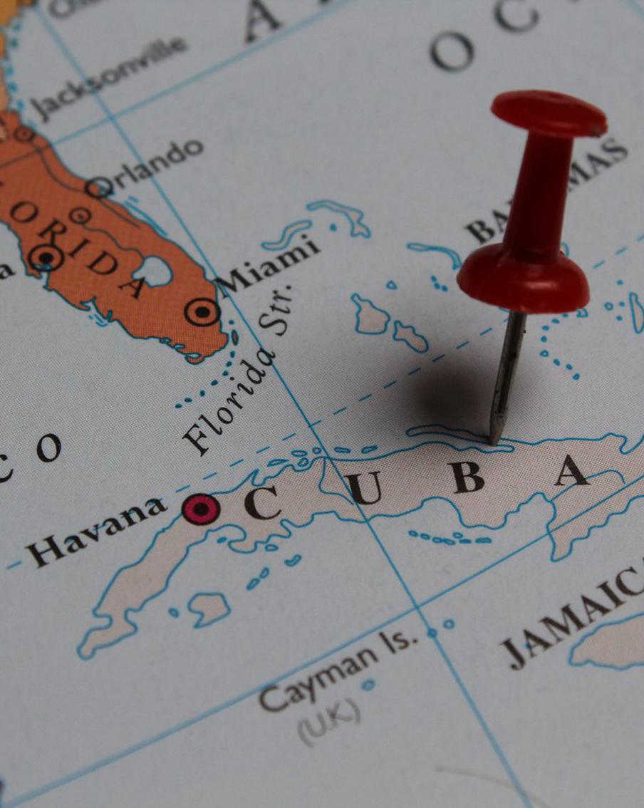 Россияне устроили забастовку и отказались заселяться в другие отели на Кубе из-за урагана