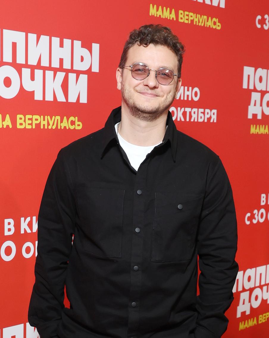 Филипп Бледный рассказал Metro о новых "Папиных дочках", проблеме безотцовщины и умении прощать