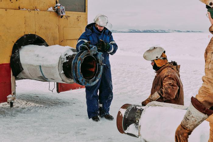 В России средняя зарплата превысила 150 тысяч рублей в 24 отраслях