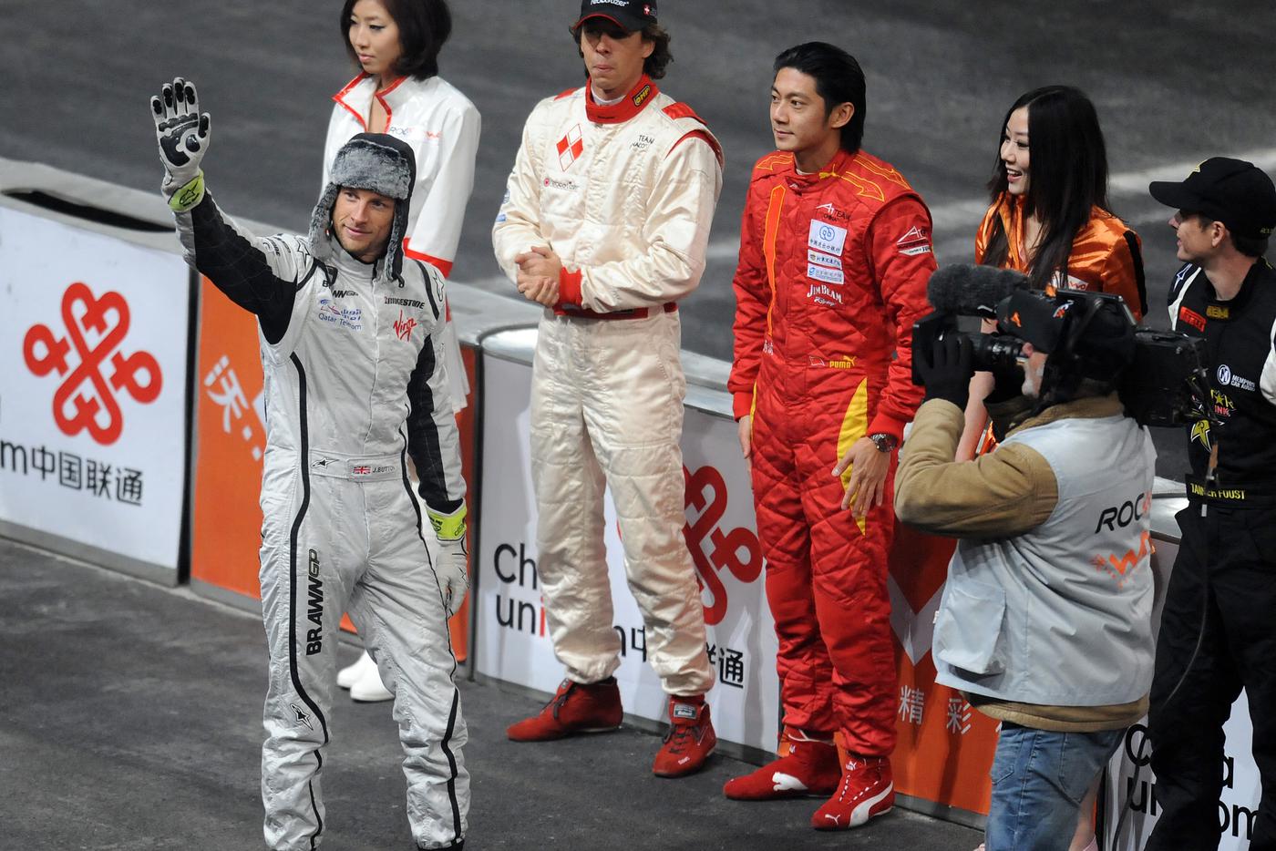 4 ноября 2009 года. Новый король "Формулы-1" Дженсон Баттон в преддверии гонки в Пекине. 