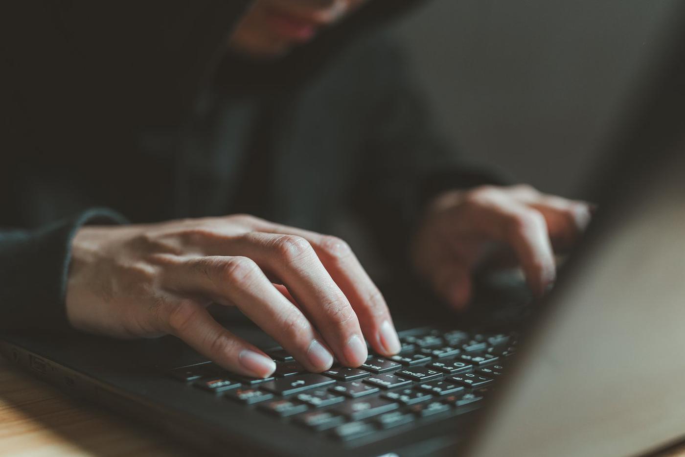 Мошенники стали чаще применять подмену номера телефона и тактику двойного агента