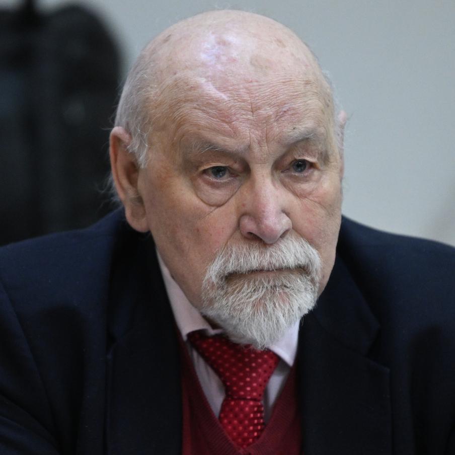 Умер автор закона об общественном контроле за местами лишения свободы. Стало известно о кончине Валерия Борщёва — бывшего депутата Государственной Думы, известного своими инициативами в области общественного контроля. Его смерть была подтверждена Евой Меркачёвой, членом Совета при президенте Российской Федерации по правам человека