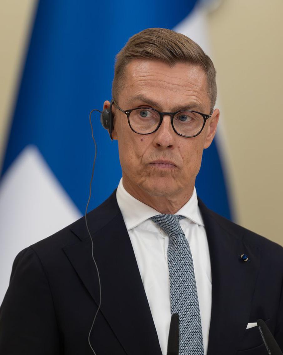 Президент Финляндии Стубб предложил США и России встретиться в Йоханнесбурге. Президент Финляндии Александер Стубб выдвинул предложение о проведении встречи лидеров США и России – Дональда Трампа и Владимира Путина – в рамках саммита G20 в Йоханнесбурге, ЮАР, в ноябре текущего года. По его мнению, переговоры должны быть сосредоточены на проблеме ядерного оружия, в частности, на планах США возобновить испытания