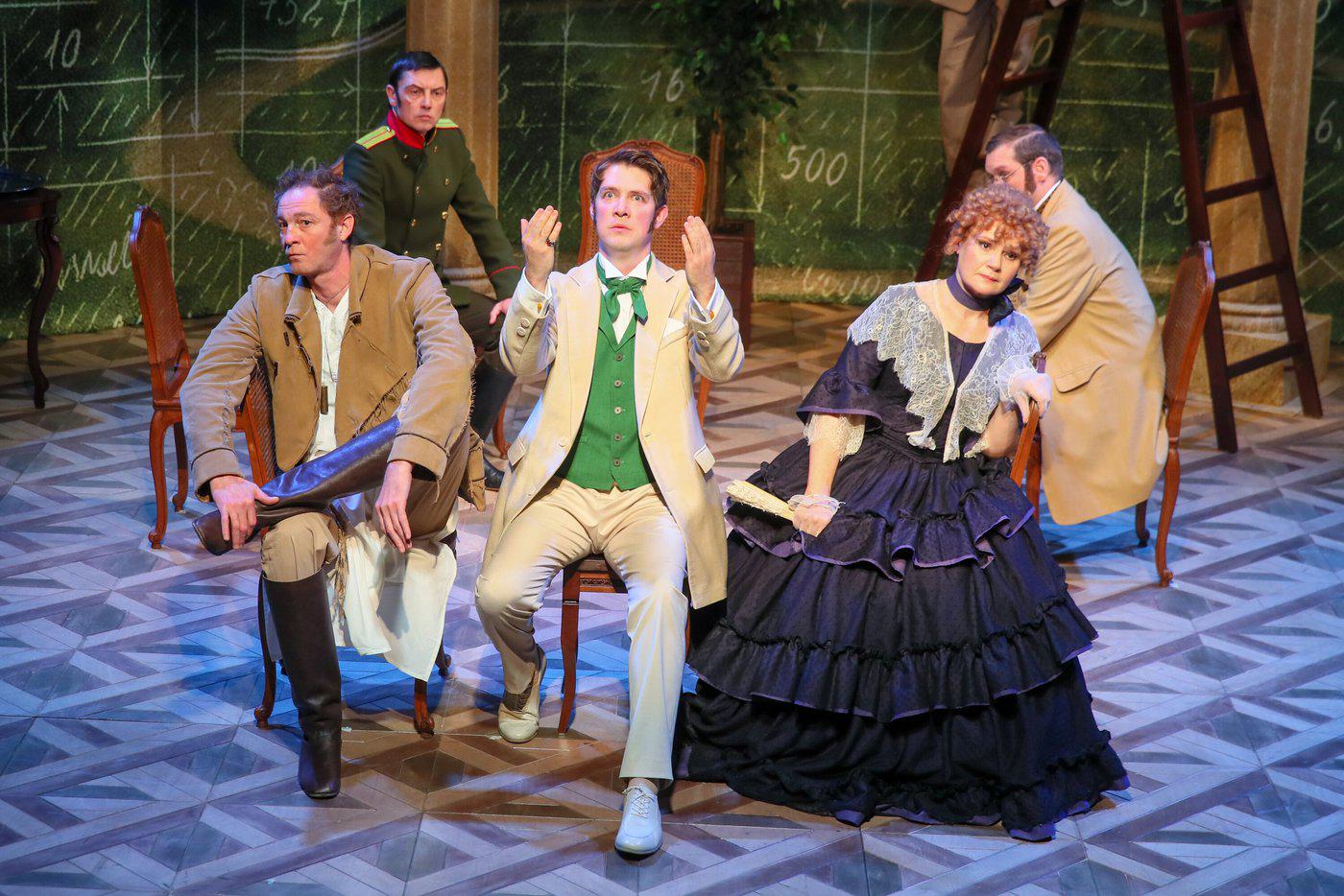 Спаси и раздели: в пьесе "Завтрак у предводителя" спорят об имуществе