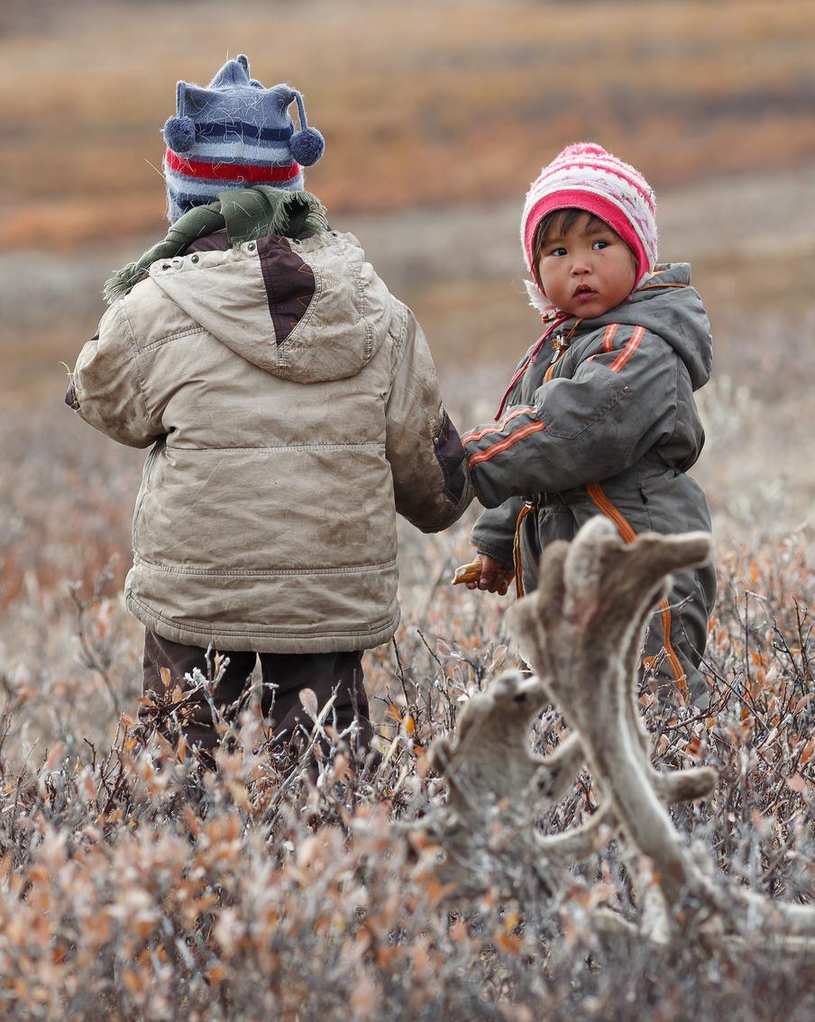 Путин учредил День коренных малочисленных народов и День языков народов. Президент РФ Владимир Путин издал указы об установлении двух новых государственных праздников: Дня коренных малочисленных народов России и Дня языков народов страны. День коренных малочисленных народов России будет отмечаться 30 апреля, а День языков народов страны - 8 сентября