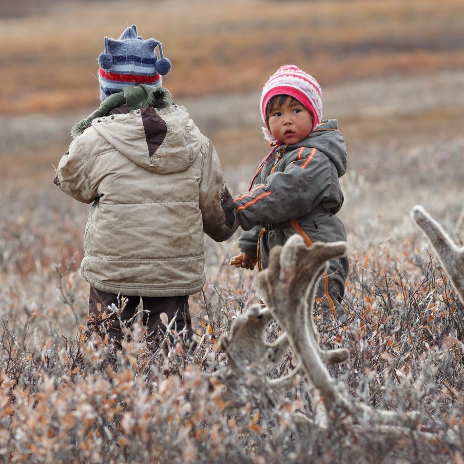 Путин учредил День коренных малочисленных народов и День языков народов. Президент РФ Владимир Путин издал указы об установлении двух новых государственных праздников: Дня коренных малочисленных народов России и Дня языков народов страны. День коренных малочисленных народов России будет отмечаться 30 апреля, а День языков народов страны - 8 сентября