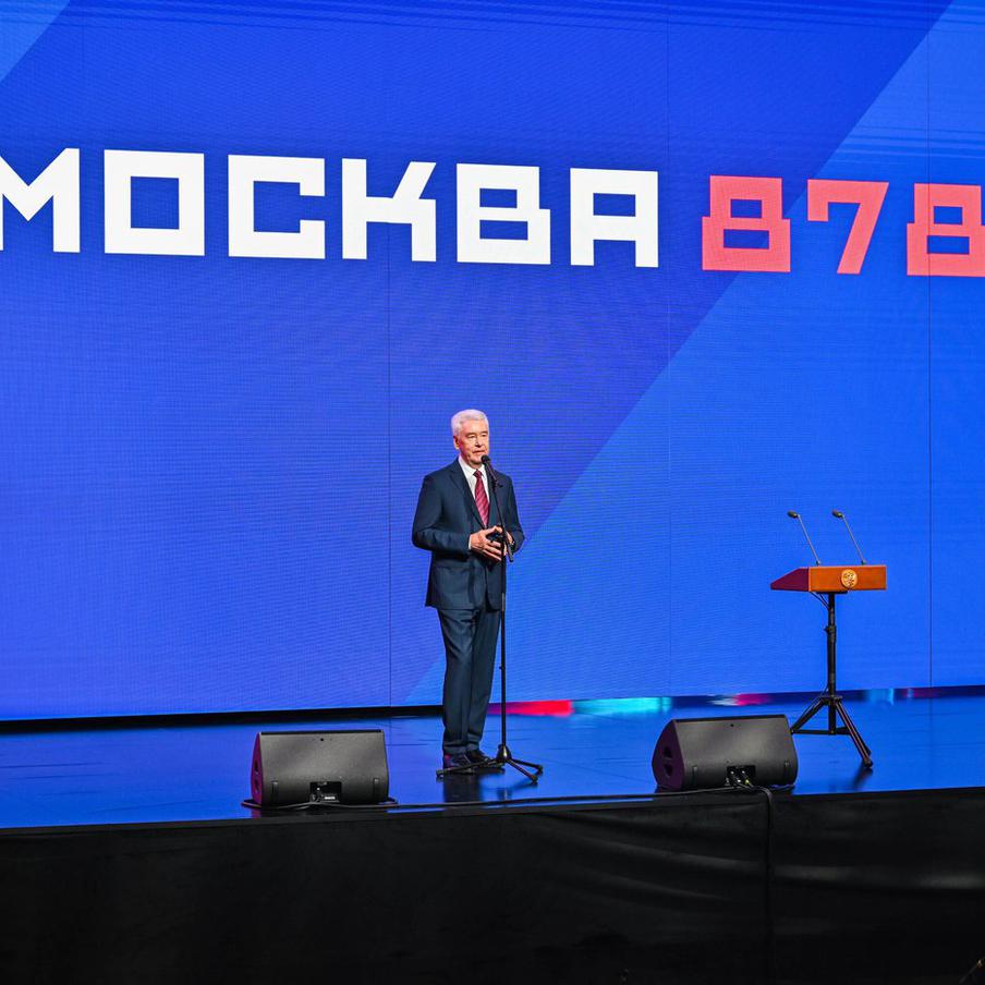 Собянин: Ко Дню народного единства дети написали 15 тыс. писем военнослужащим. В преддверии Дня народного единства московские школьники с огромным энтузиазмом присоединились к акции "Пишу тебе, герой", цель которой — поддержать военнослужащих, участвующих в специальной военной операции.