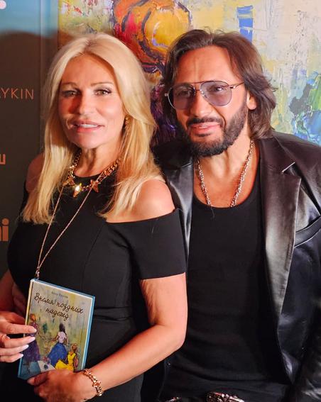 Стас Михайлов на презентации книги Аллы Крутой.