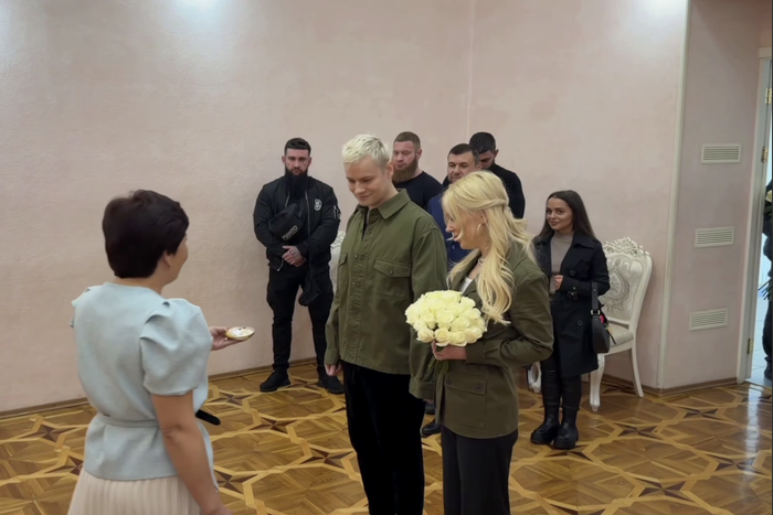 "Горько!": всё что нужно знать про скромную свадьбу в Донецке SHAMAN и Екатерины Мизулиной