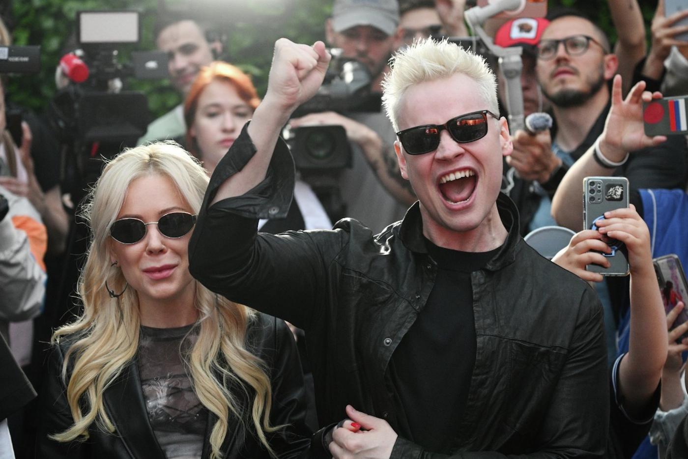 Глава Лиги безопасного интернета Екатерина Мизулина и певец Shaman (Ярослав Дронов) на премьере клипа на свою песню "Прямо по сердцу" для международного музыкального конкурса "Интервидение - 2025" на Новом Арбате в Москве.