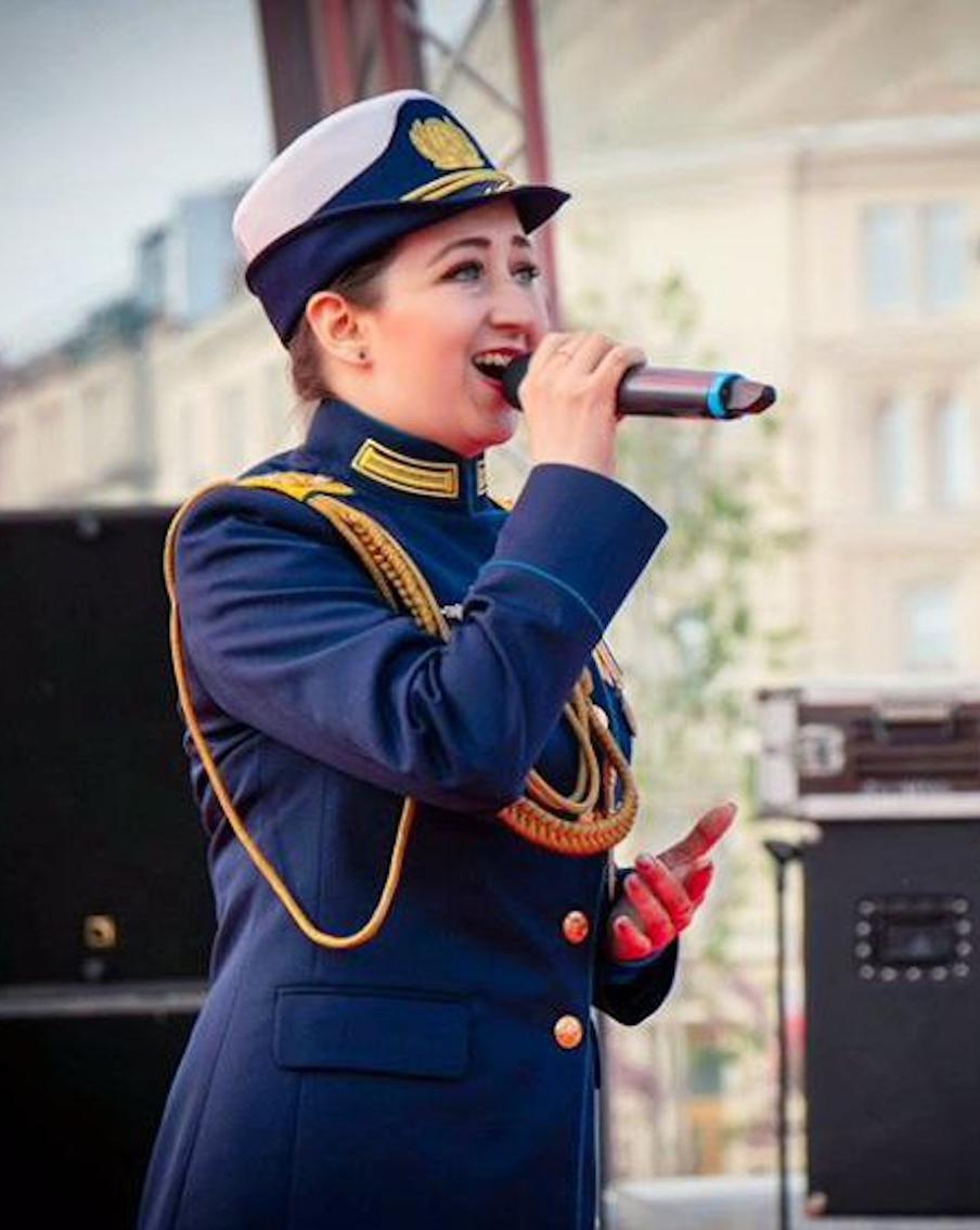 Московская певица установила рекорд с песней "Травушка-муравушка"