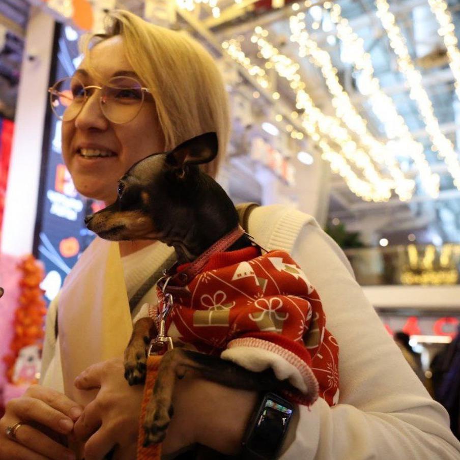 Никто и не догадывался, из чего сшит Дусин наряд.