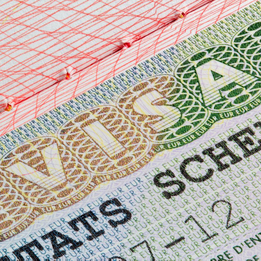 ЕС готовится прекратить выдачу шенгенских мультивиз россиянам. Евросоюз планирует на этой неделе ограничить выдачу шенгенских виз гражданам России, оставив только возможность однократного въезда