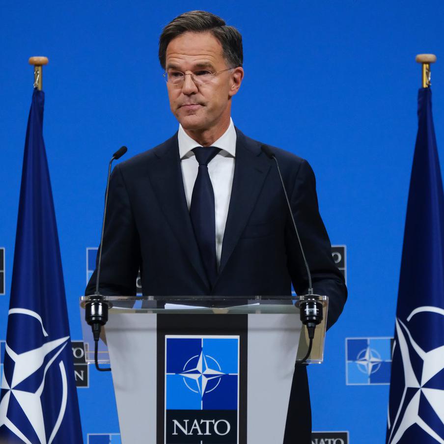 Генсек НАТО Рютте съязвил о планах России по ядерным испытаниям. Марк Рютте в ироничной форме прокомментировал обсуждение ядерных испытаний в России, заявив, что не намерен реагировать на заседания, проводимые Владимиром Путиным