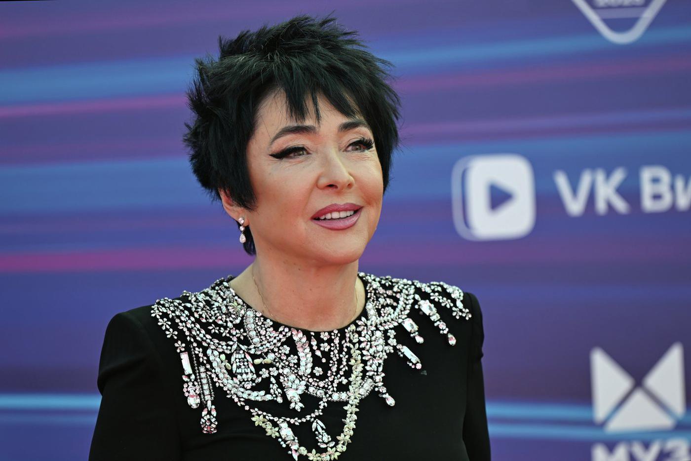 Почему Лолита запретила близким делать ей подарки на день рождения