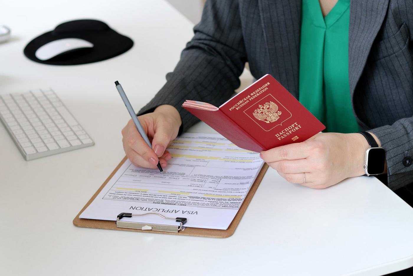 Как отразится на россиянах отказ Евросоюза от выдачи многократного шенгена