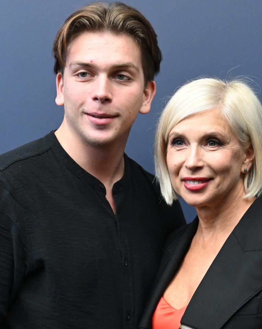 Сын два года скрывал от Алёны Свиридовой место своей учёбы