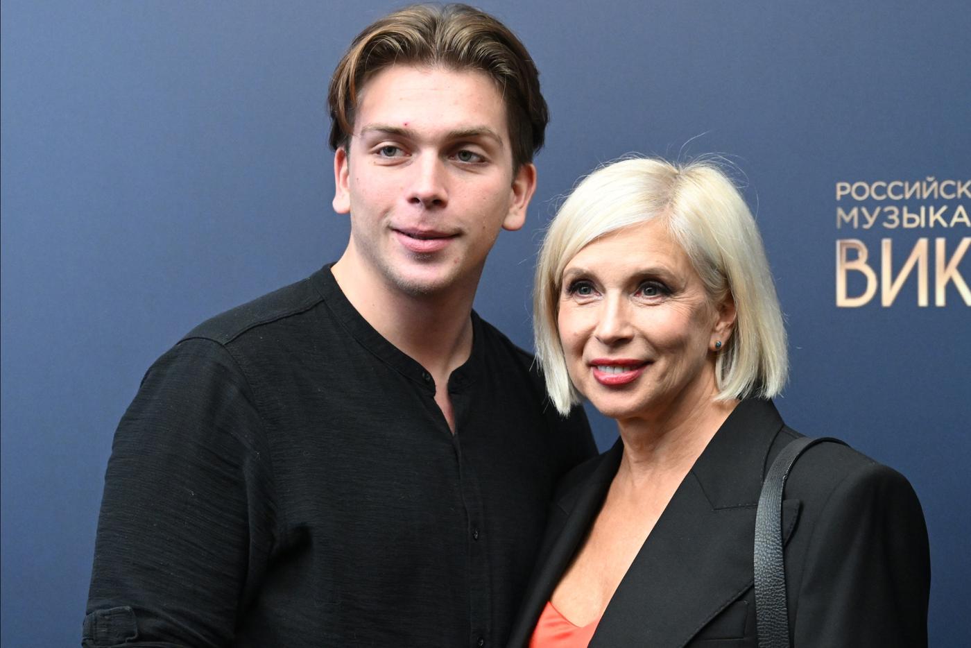 Сын два года скрывал от Алёны Свиридовой место своей учёбы