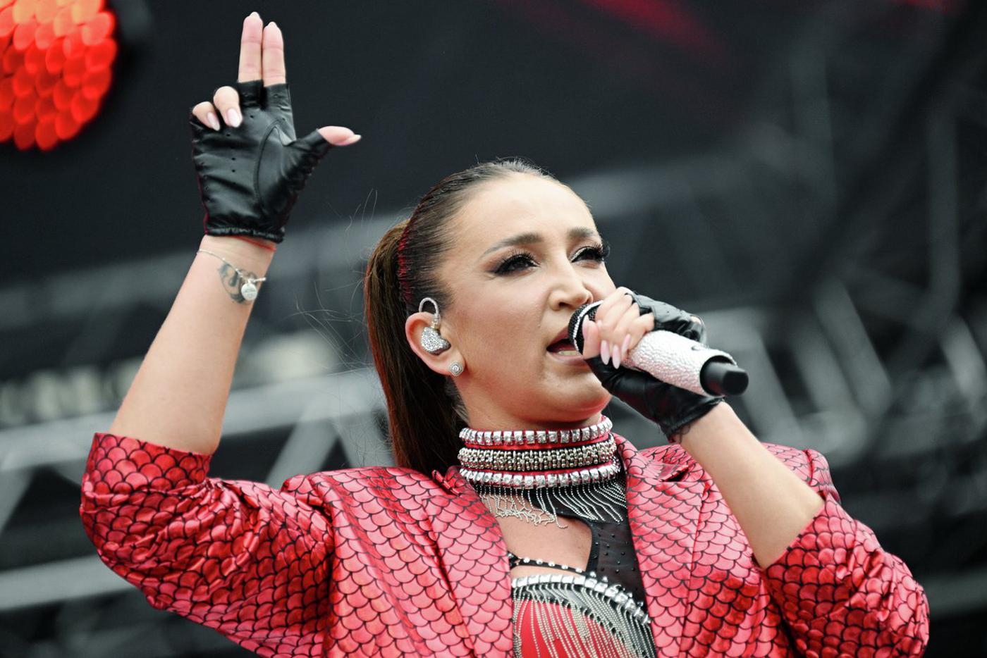 Бесплодие, усыновление: Бузова отреагировала на атаку мошенников