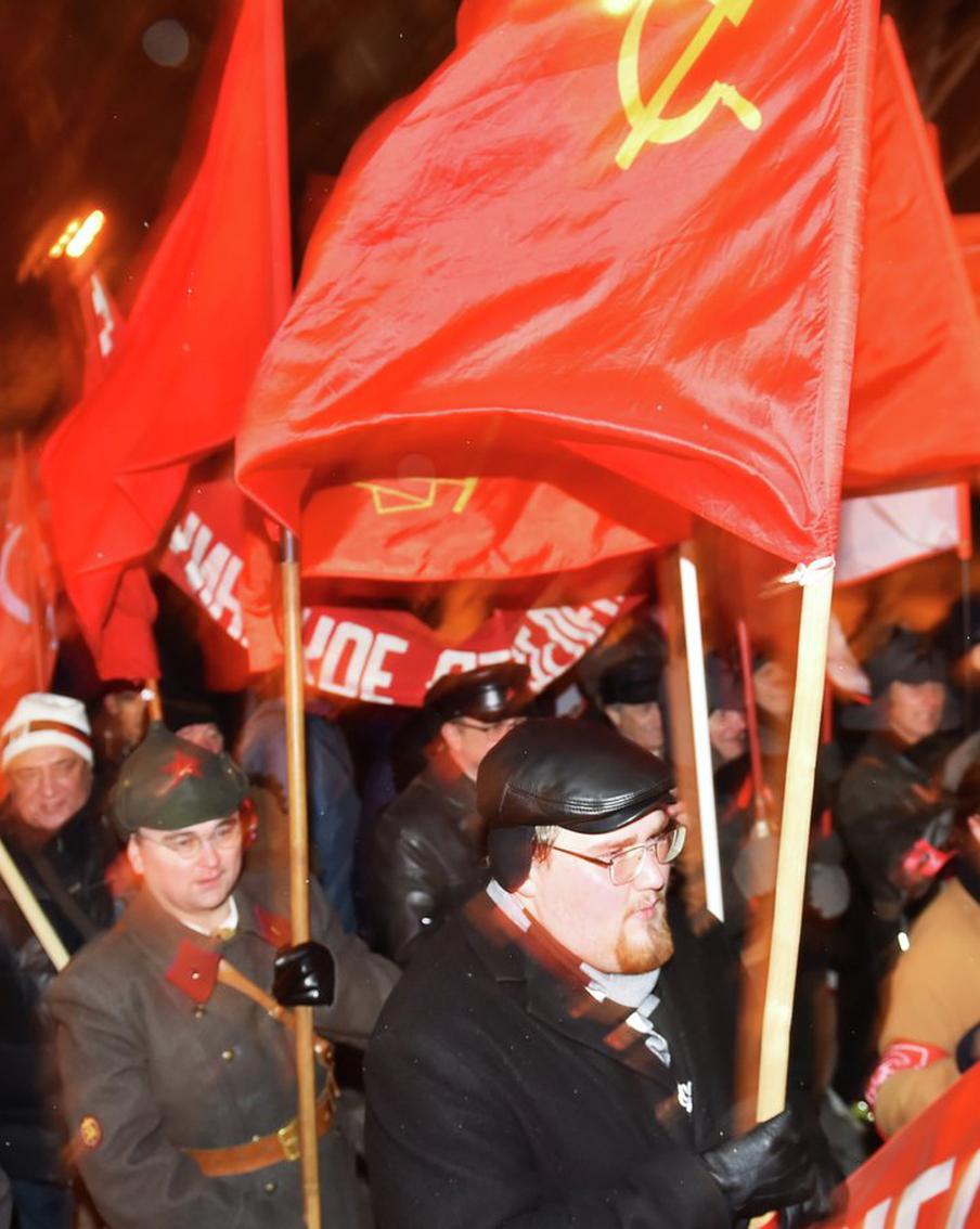 Зюганов поздравил россиян с Днём Октябрьской революции