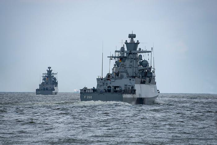 В Балтийском море заметили сигналы кораблей-призраков