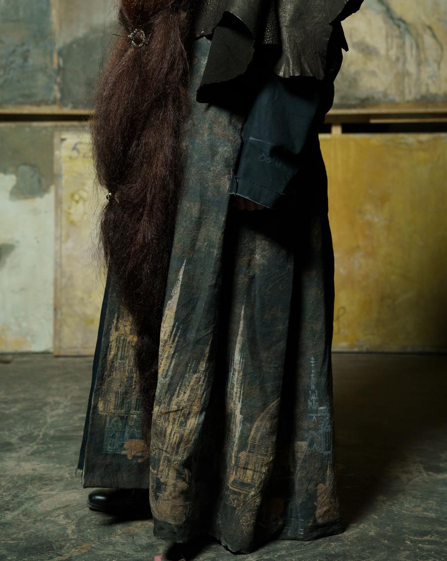 "Говорящий костюм" Карабаса.