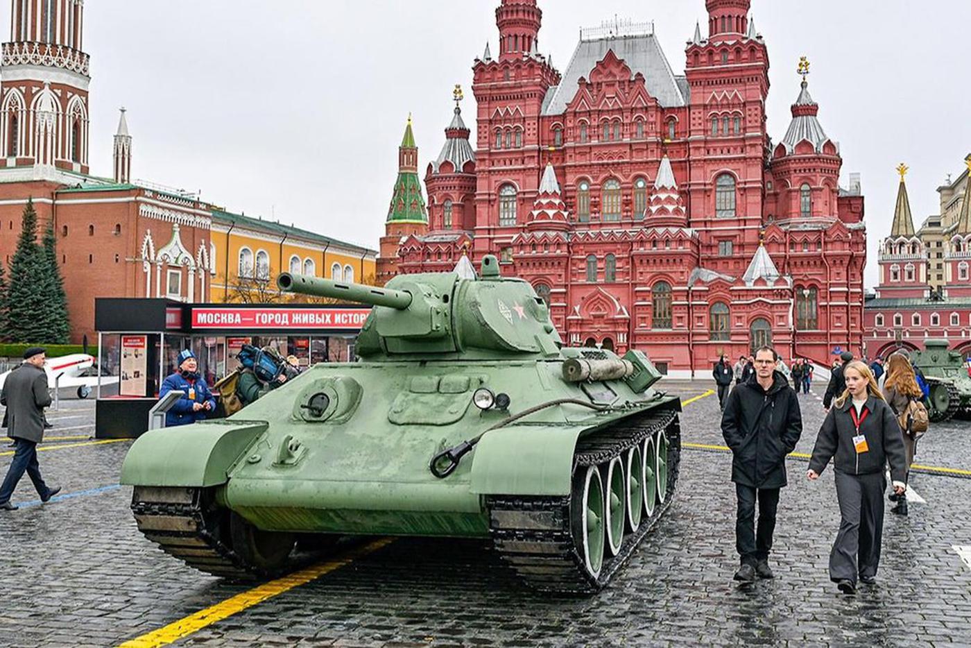 Собянин: Участники СВО посетили музей, открытый в память о параде 1941 года