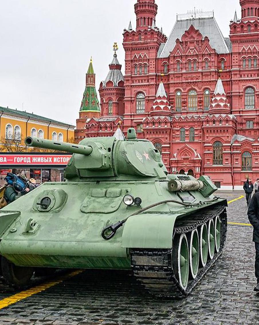 Представители военных династий посетили музей на Красной площади — Собянин