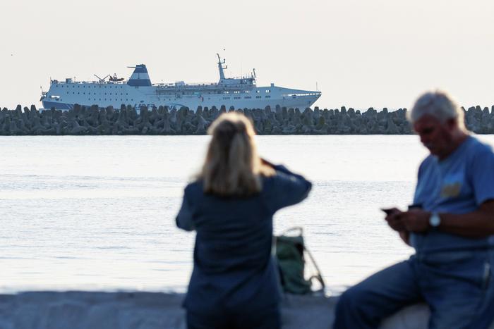 Пассажирский паром Seabridge, запущенный между Турцией и Россией, уже вторые сутки ожидает допуска в Сочи