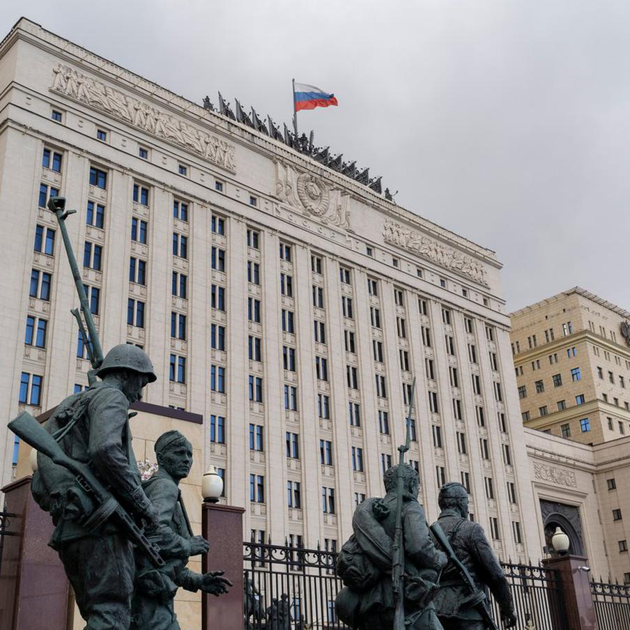 ВС РФ взяли под полный контроль улицу Леси Украинки на западе Купянска. 8 ноября Министерство обороны Российской Федерации объявило о том, что бойцы группировки "Запад" установили полный контроль над улицей Леси Украинки в западной части города Купянска. Командир штурмового отряда 121-го мотострелкового полка с позывным Лаврик в своём видеодокладе отметил успешное завершение зачистки улицы от украинских боевиков