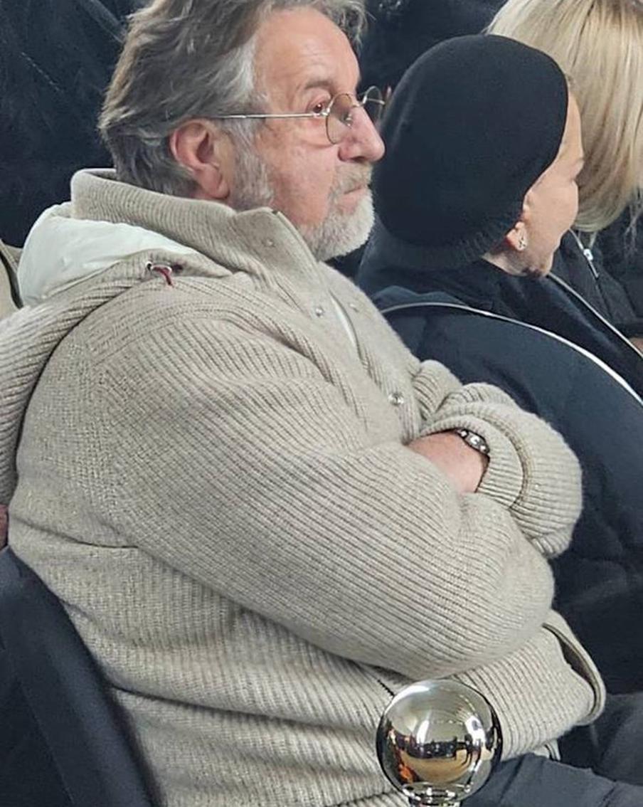 Знаменитости у гроба Юрия Николаева: Леонид Ярмольник.