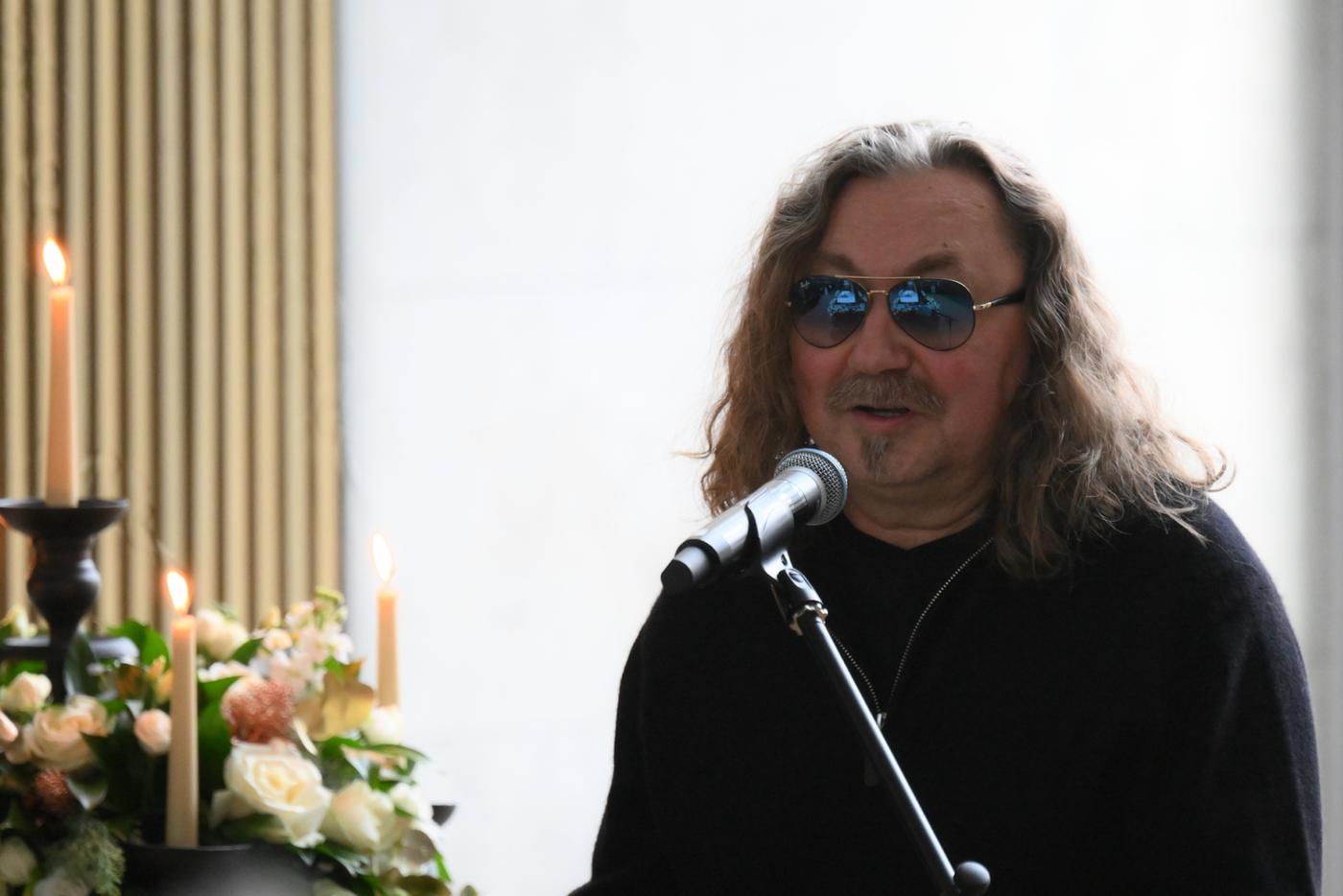 Певец Игорь Николаев на церемонии прощания с телеведущим Юрием Николаевым в Москве.