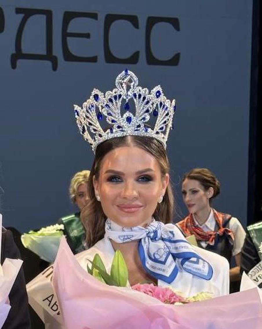 Дарья Потапова одержала главную победу в конкурсе "Авиа Мисс 2025".