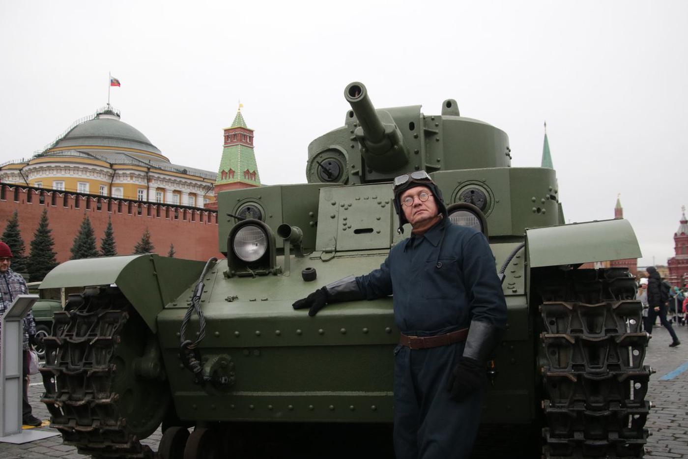 На выставке была техника и другие артефакты