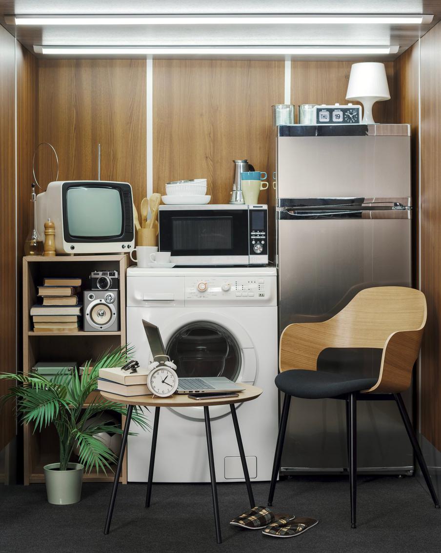 Тёмные углы, низкие карнизы и лишний декор: что делает интерьер теснее